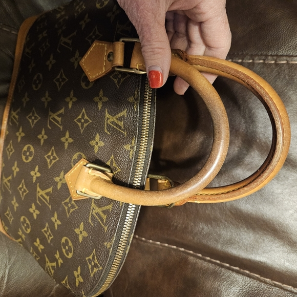 Monogram Louis Vuitton handbag - Picture 2 of 16